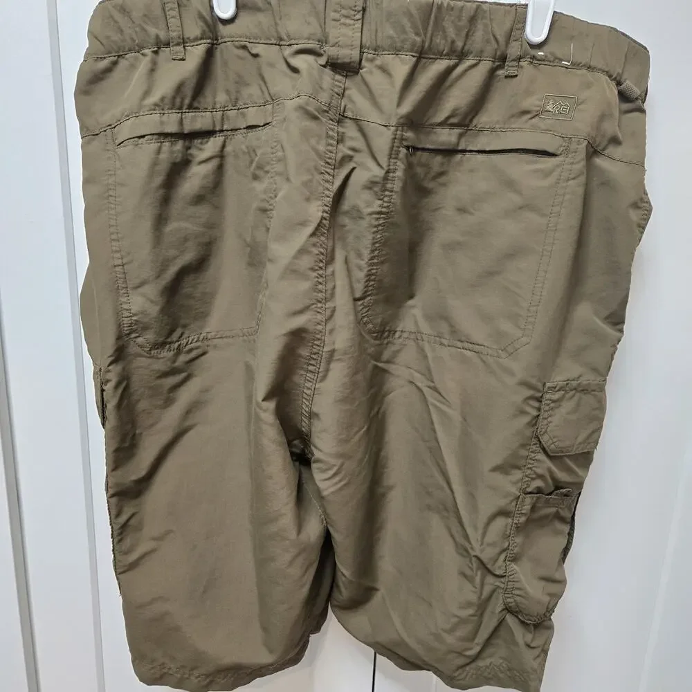 REI Shorts Mens XXL Olive‎ Green Nylon Cargo UPF 50+ Outdoors Hiking Gorpcore